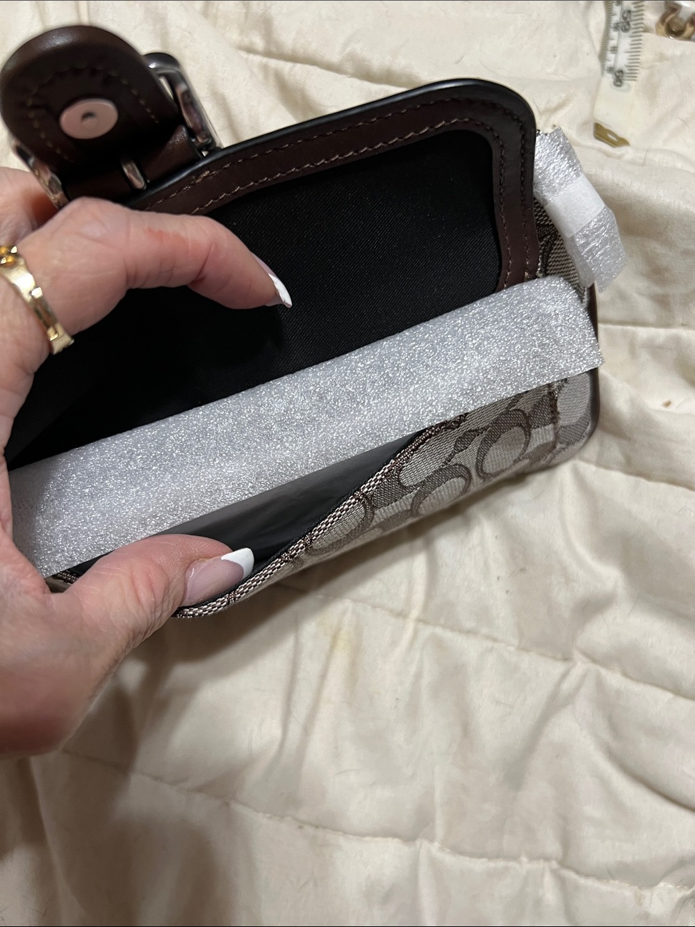 NWT Coach Signature Canvas Wristlet in Brown with Dark Brown Leather Buckle - Picture 5 of 5